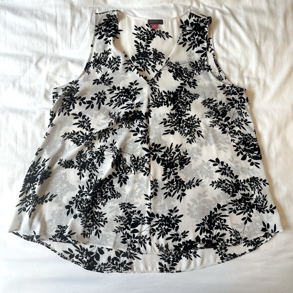 Vince Camuto Business Print High Low tank - Picture 1 of 6